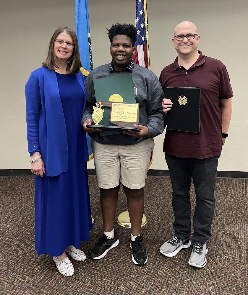 Senior Chisa Nwanebu is pictured with Coach Nicky Goff and OACA President Martha Ward at Academic Bowl All-State Games. Photo courtesy of Nicky Goff
